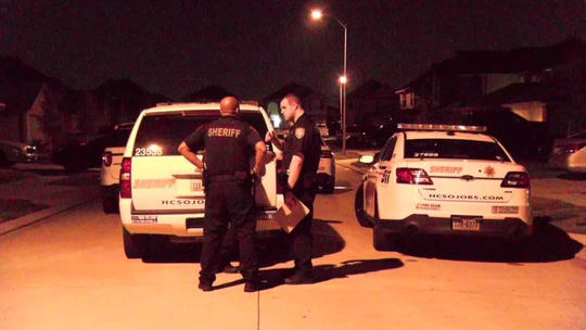 Cướp rưới nước sôi vào con, ép bố mẹ khai chỗ cất tiền