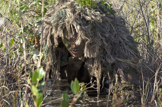 Kỹ năng ẩn nấp và tác xạ của sát thủ vô hình lính bắn tỉa Mỹ