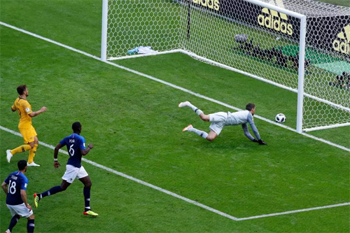 Công nghệ Goal-line trận Bồ Đào Nha hạ Morocco nghi bị phá hoại