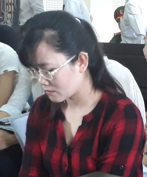Hot girl Eximbank chiếm đoạt hơn 50 tỉ đồng tiều tụy hầu tòa lần 3