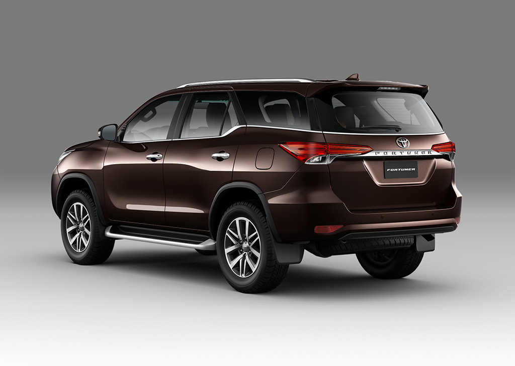 Toyota Fortuner ra mắt tại Việt Nam, bán từ tháng 8 Toyota Fortuner ra mắt tại Việt Nam, bán từ tháng 8