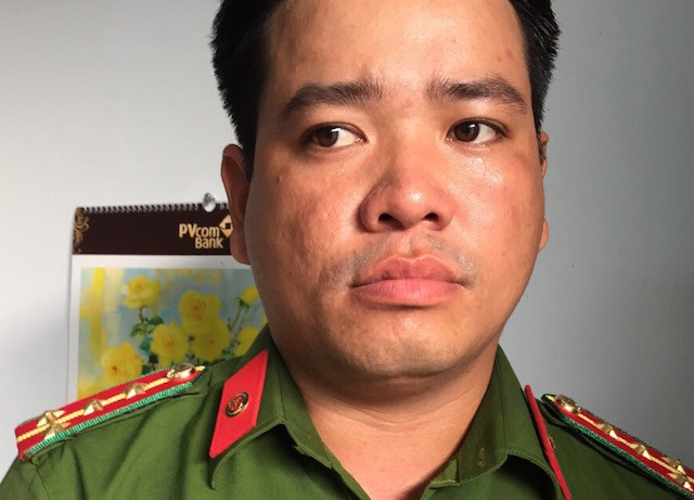 Gã trai mới ra tù giả đại uý công an đi lừa tiền