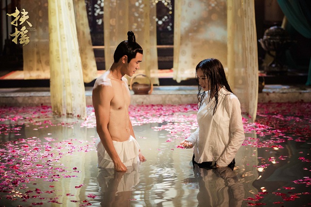 Tài tử gốc Việt gây sốt với cảnh nóng cùng Dương Mịch