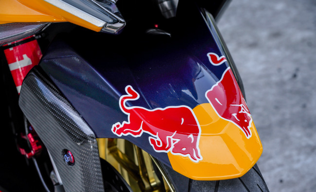 Hoành tráng Kymco AK550 bản độ bò tót Tây Ban Nha