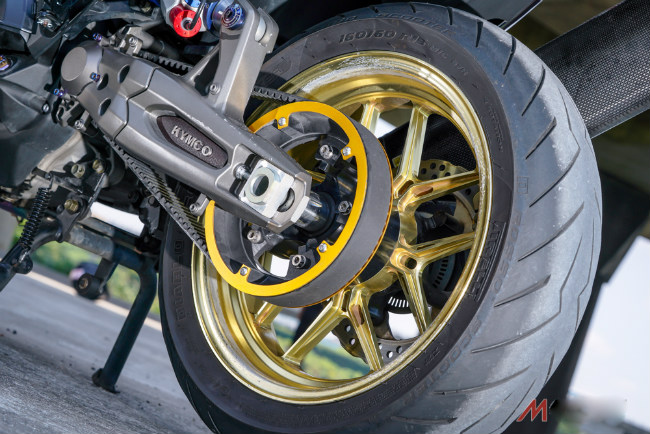 Hoành tráng Kymco AK550 bản độ bò tót Tây Ban Nha