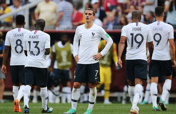 Pháp dắt tay Đan Mạch vào vòng 1/8 World Cup