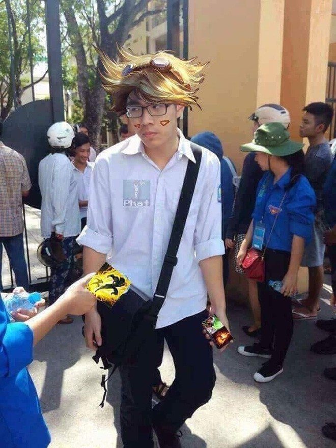 Chàng trai đen nhất mùa thi: Ngồi yên ở nhà cũng bị dân tình lôi ra ghép ảnh chế điên đảo!