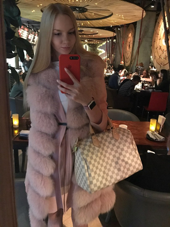 Cận cảnh cổ động viên Nga nóng bỏng nhất World Cup 2018