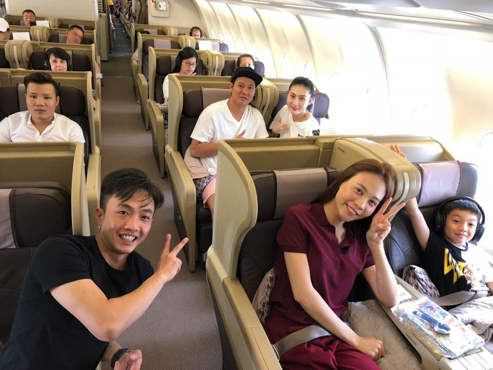 Khoá môi ngọt ngào ở Maldives, bạn bè nghi Cường Đô La và Đàm Thu Trang đi chụp ảnh cưới