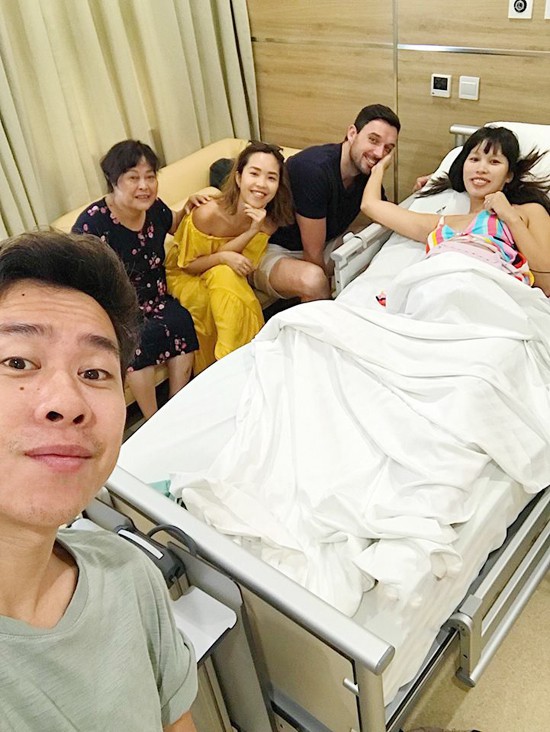 Siêu mẫu Hà Anh hạnh phúc chào đón con gái đầu lòng nặng 4,4 kg bằng phương pháp sinh mổ