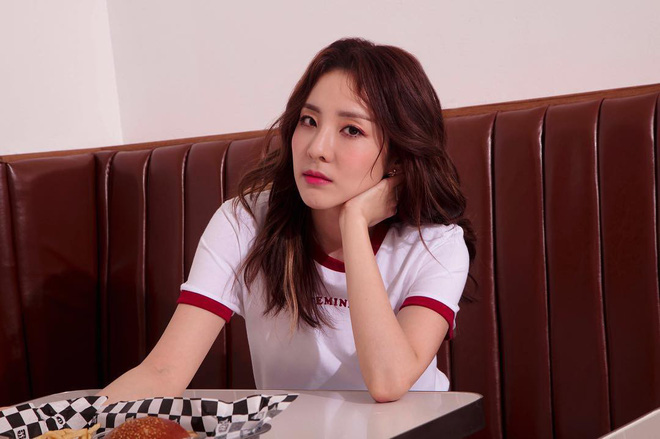 4 tips diện đồ giúp loạt mỹ nhân Hàn trên 30 tuổi này trông hệt như cô nàng đôi mươi