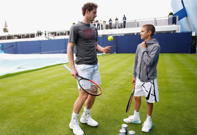 Vic đầu tư sân tennis, quyết rèn cậu hai thành ngôi sao quần vợt