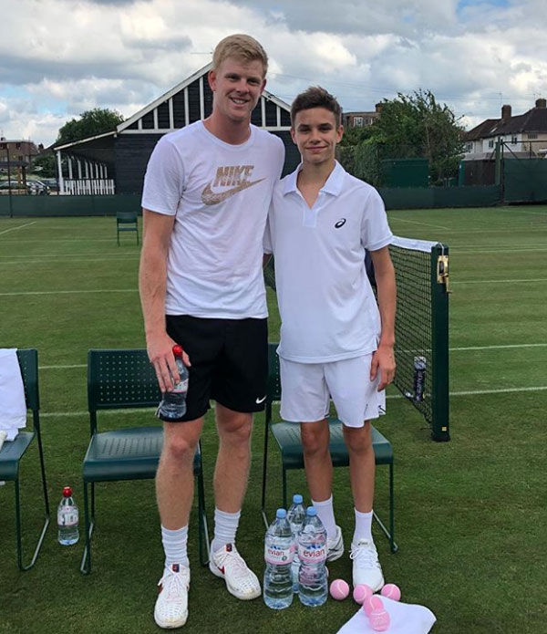 Vic đầu tư sân tennis, quyết rèn cậu hai thành ngôi sao quần vợt