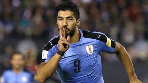 Suarez đi vào lịch sử bóng đá Uruguay Suarez đi vào lịch sử bóng đá Uruguay