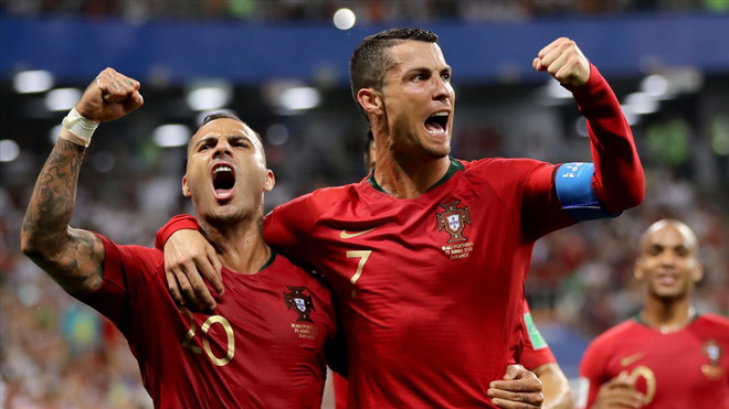 Trọng tài, VAR và công cụ của nghệ thuật sắp đặt ở World Cup 2018?