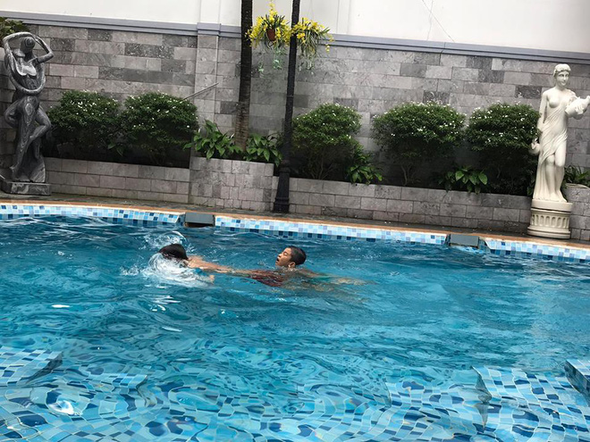 Hình ảnh hiếm hoi về biệt thự triệu đô của Lệ Quyên và chồng