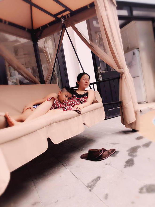 Hình ảnh hiếm hoi về biệt thự triệu đô của Lệ Quyên và chồng