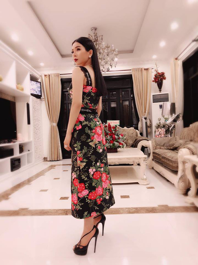 Hình ảnh hiếm hoi về biệt thự triệu đô của Lệ Quyên và chồng