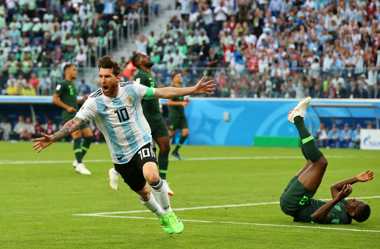 Argentina được trọng tài dẫn vào vòng 1/8: Vì FIFA cần Messi