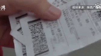 Trúng xổ số World Cup, cô gái hí hửng đăng ảnh lên Wechat rồi bị bạn nẫng tay trên Trúng xổ số World Cup, cô gái hí hửng đăng ảnh lên Wechat rồi bị bạn nẫng tay trên