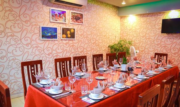 Cả nhà đi ăn cá nướng, 1 tiếng sau 3 đứa trẻ nhập viện vì sát thủ trong phòng kín