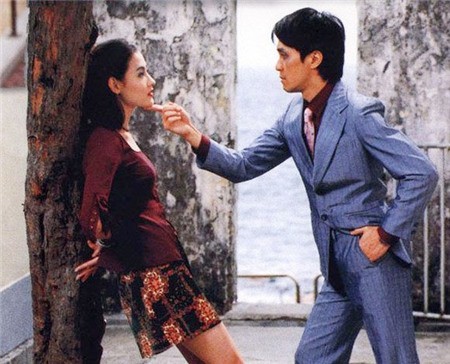 Sinh nhật cô đơn của vua hài Châu Tinh Trì: Các mỹ nhân quay lưng và lời chúc từ hai gái hư Sinh nhật cô đơn của vua hài Châu Tinh Trì: Các mỹ nhân quay lưng và lời chúc từ hai gái hư