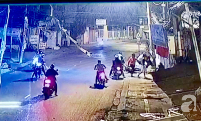 TP.HCM: Nghĩ bạn gái quen người khác, nam thanh niên rủ bạn nhậu chặn xe đánh chém tình địch dã man