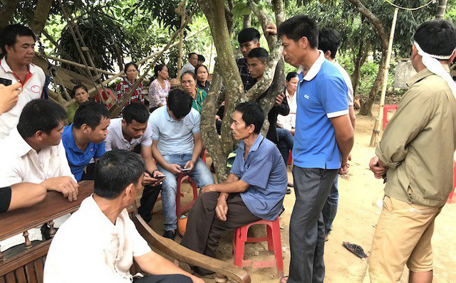 Vụ 4 người trồng cột điện tử vong: Khoảnh khắc 7 người bị hất văng sau tiếng rẹt rẹt