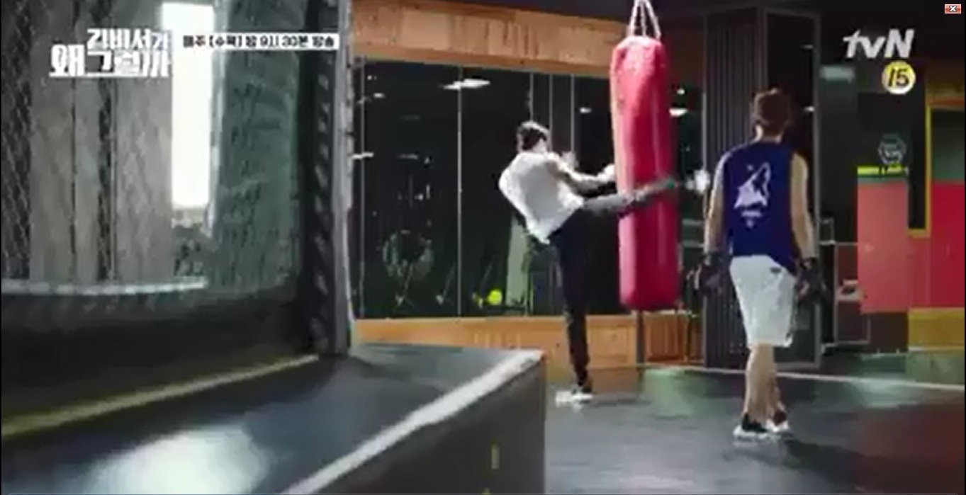 Thư ký Kim tập 7: Park Seo Joon nổi điên vì bị Park Min Young bỏ rơi để hẹn hò với anh trai mưa