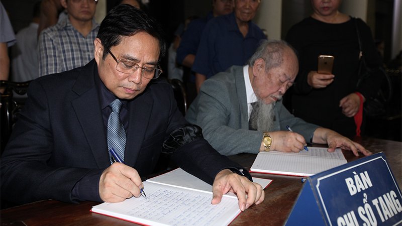 Ngàn người thương tiếc tiễn đưa giáo sư Phan Huy Lê