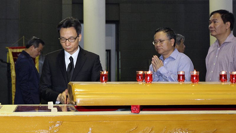 Ngàn người thương tiếc tiễn đưa giáo sư Phan Huy Lê