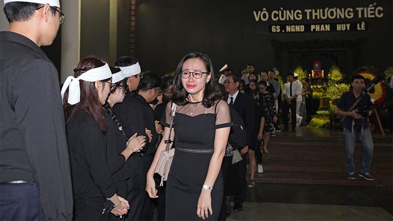 Ngàn người thương tiếc tiễn đưa giáo sư Phan Huy Lê