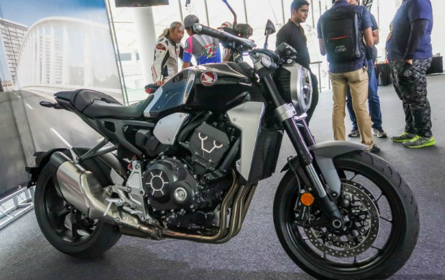 2018 Honda CB1000R tại Malaysia rẻ hơn 40 triệu đồng ở Việt Nam 2018 Honda CB1000R tại Malaysia rẻ hơn 40 triệu đồng ở Việt Nam