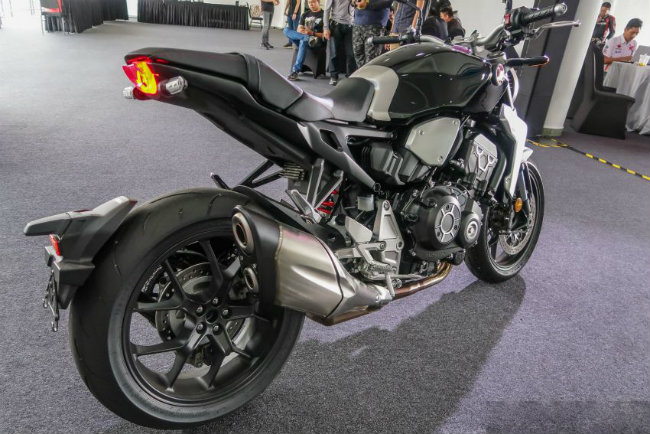 2018 Honda CB1000R tại Malaysia rẻ hơn 40 triệu đồng ở Việt Nam 2018 Honda CB1000R tại Malaysia rẻ hơn 40 triệu đồng ở Việt Nam