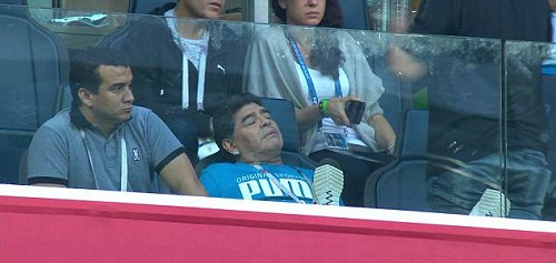 Maradona nhập viện khẩn cấp sau trận thắng của Argentina