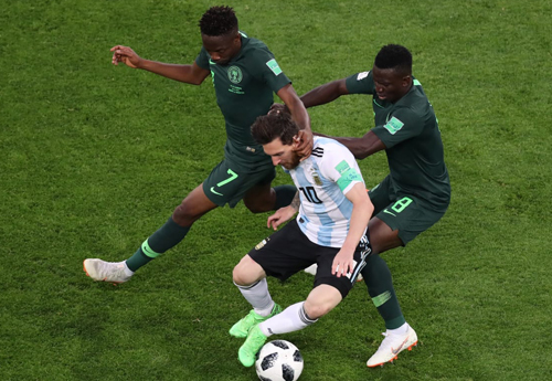 Messi: Argentina không đáng bị loại sớm