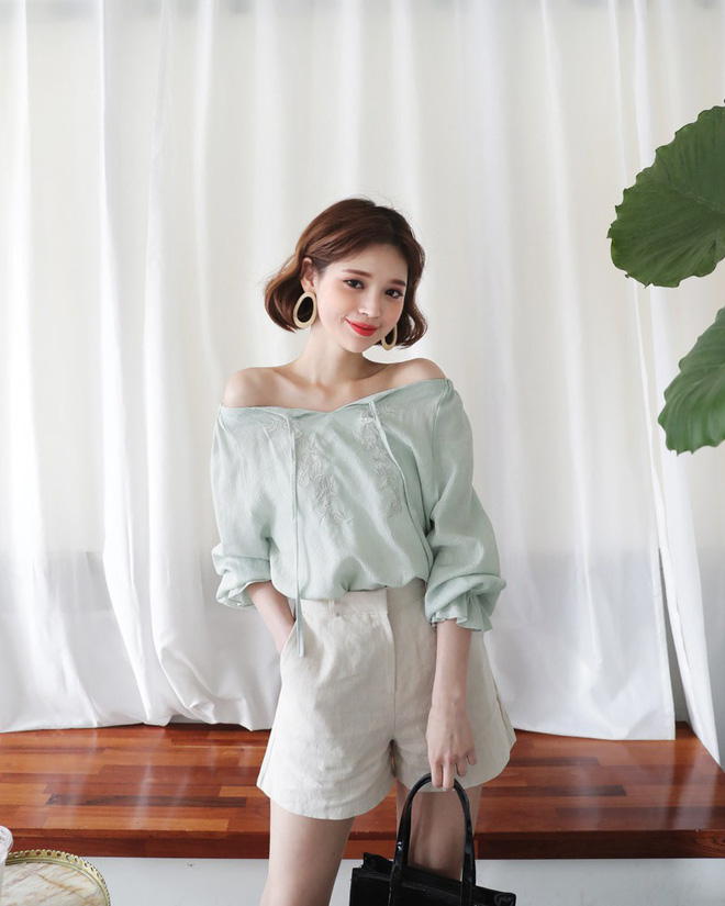 Quần shorts vải nhẹ tênh nhìn đơn giản mà diện được đủ kiểu, từ trẻ trung năng động đến bánh bèo điệu đà Quần shorts vải nhẹ tênh nhìn đơn giản mà diện được đủ kiểu, từ trẻ trung năng động đến bánh bèo điệu đà