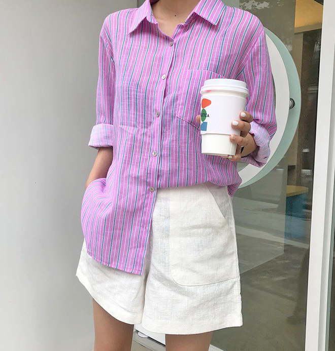 Quần shorts vải nhẹ tênh nhìn đơn giản mà diện được đủ kiểu, từ trẻ trung năng động đến bánh bèo điệu đà Quần shorts vải nhẹ tênh nhìn đơn giản mà diện được đủ kiểu, từ trẻ trung năng động đến bánh bèo điệu đà