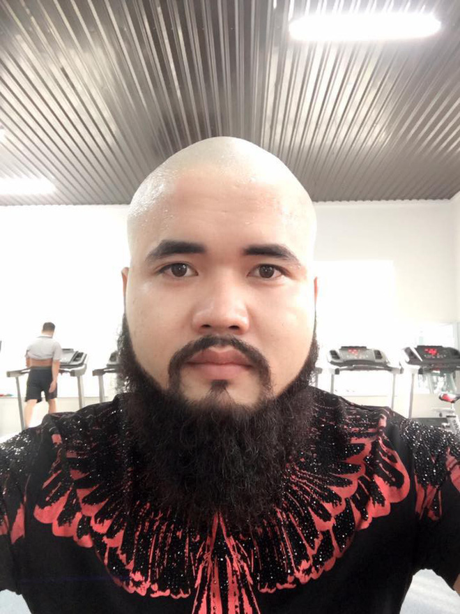 Thanh niên cạo đầu nuôi râu vì nghe đồn làm vậy sẽ dễ có bạn gái và cái kết cũng đáng yêu ra phết