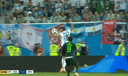 Cựu trọng tài V-League: ‘Không hiểu vì sao Argentina không bị thổi phạt đền’