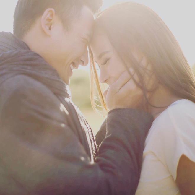 Lương Thế Thành: Soái ca màn bạc 2 lần là người tình của Nhã Phương nhưng vẫn một lòng với cô vợ hậu đậu, nấu ăn dở và cho 300 nghìn tiêu vặt mỗi ngày