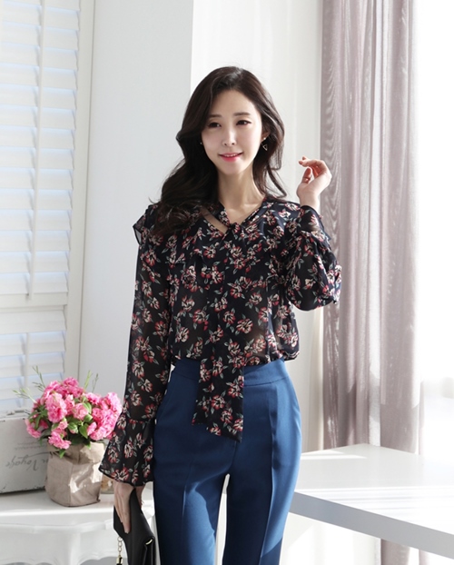 Sơ mi công sở không nhất thiết phải kín như bưng