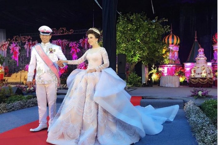 Mê mẩn với những mẫu váy cưới đẹp nhất thế giới, ngắm xong muốn làm cô dâu ngay lập tức