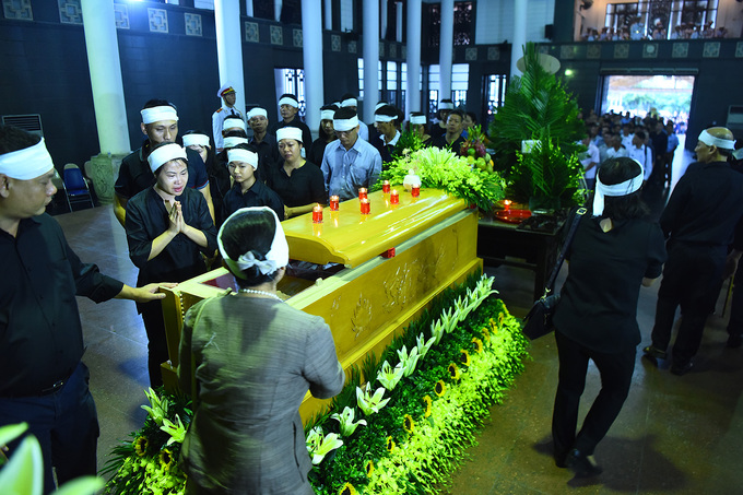 Hàng nghìn người tiễn đưa GS Phan Huy Lê