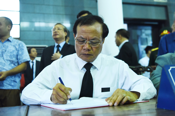 Hàng nghìn người tiễn đưa GS Phan Huy Lê