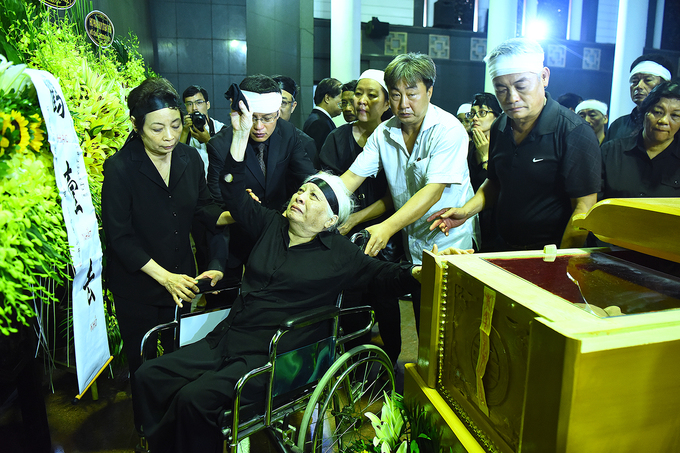 Hàng nghìn người tiễn đưa GS Phan Huy Lê