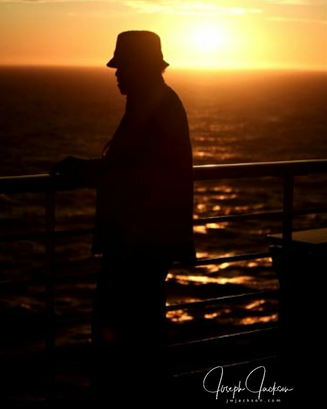 Cha Michael Jackson qua đời ngay sau ngày giỗ thứ 9 của con trai