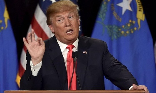 Chiến lược lãnh đạo biến hóa như tắc kè hoa của Trump