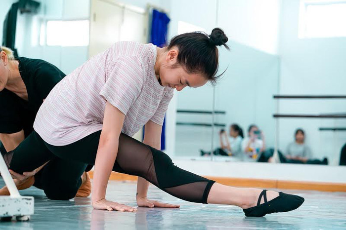 Kaity Nguyễn lột xác trong phim mới cùng Thái Hòa Kaity Nguyễn lột xác trong phim mới cùng Thái Hòa