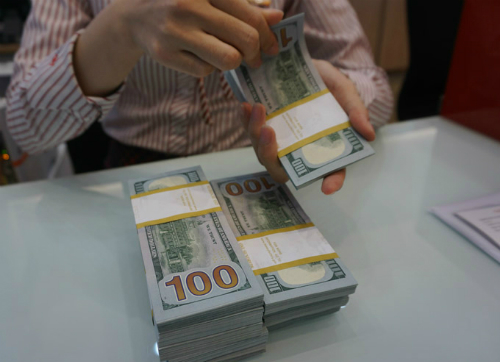 Giá USD ngân hàng sắp chạm 23.000 đồng